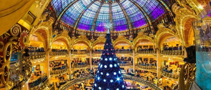 christmas-tree-under-stained-glass-dome-at-galerie-lafayette